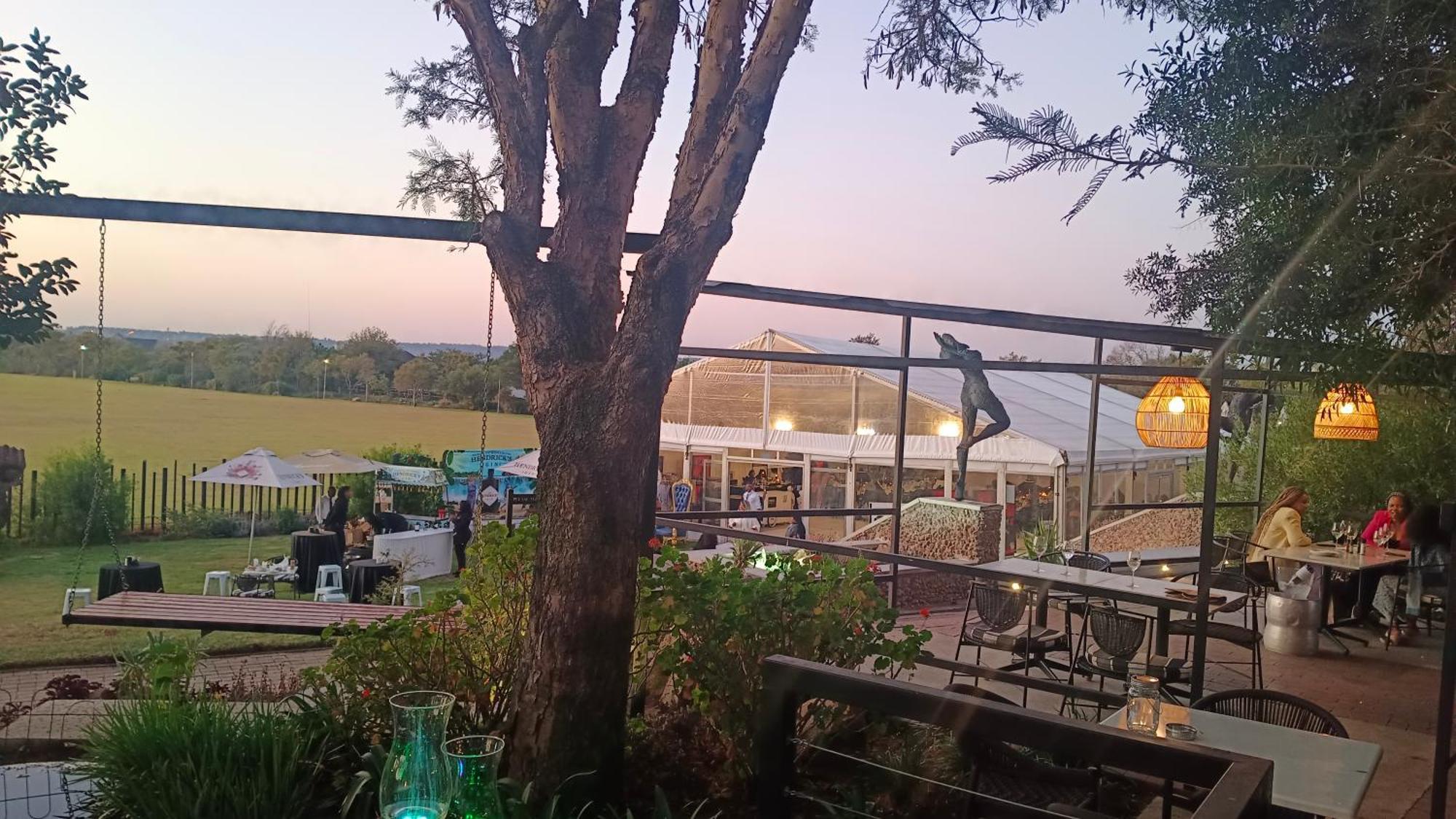 Riboville Boutique Hotel And Restaurant Midrand Exterior photo
