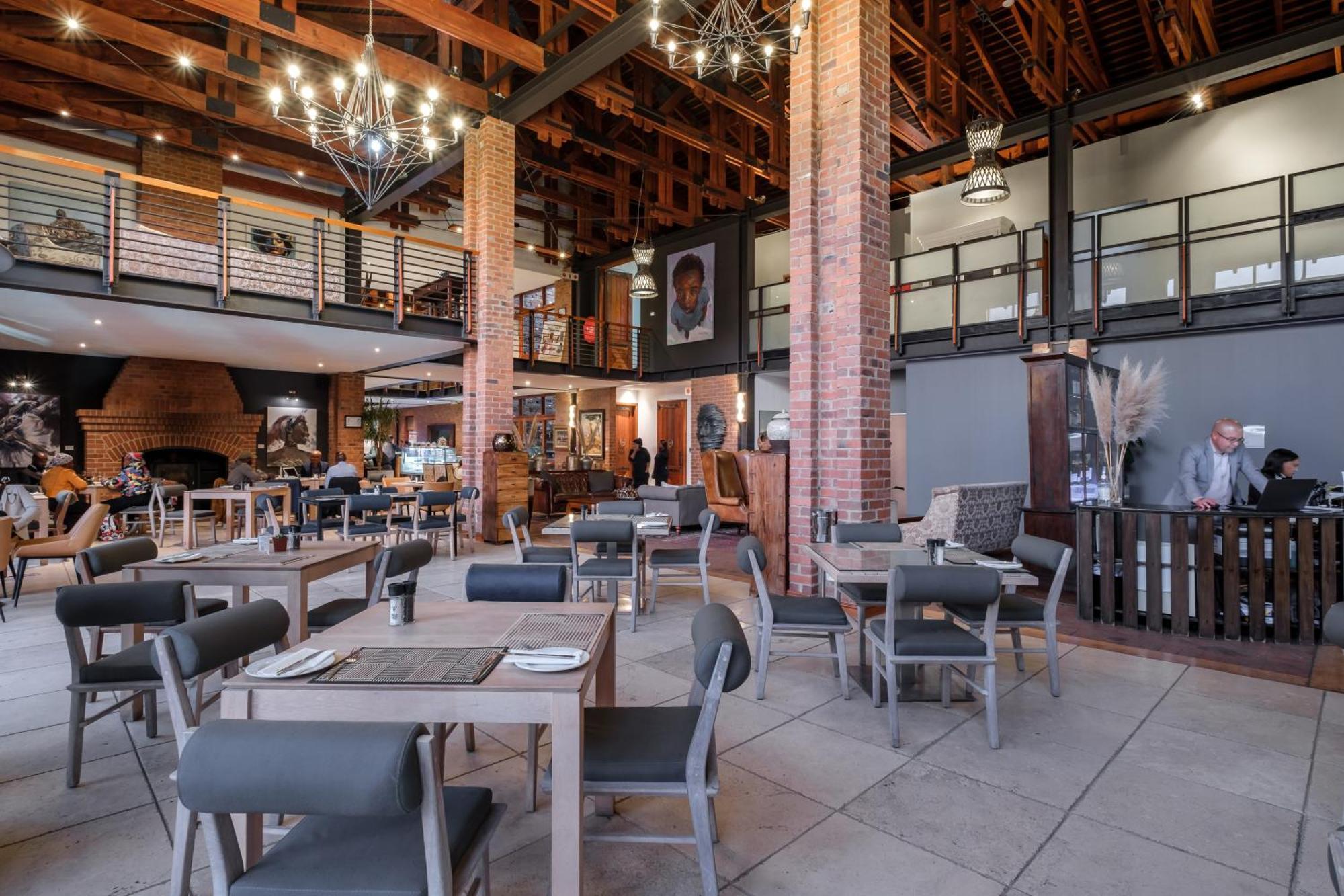 Riboville Boutique Hotel And Restaurant Midrand Exterior photo